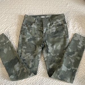 Old Navy Size 6 Women Camo Skinny Jean